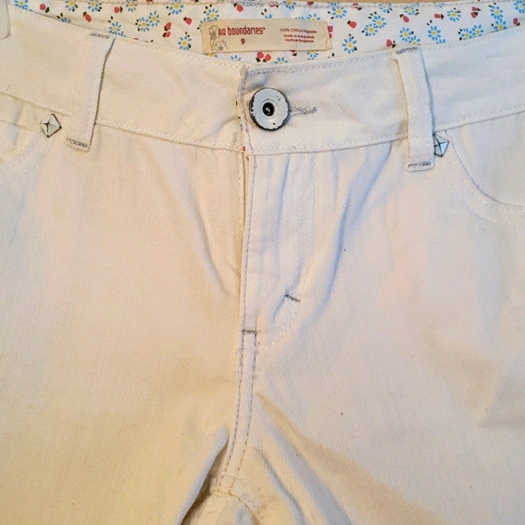 Ladies shorts - Picture 2 of 4